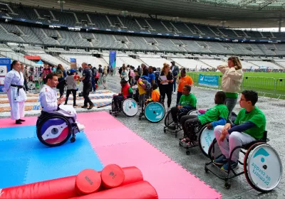 Journée Evasion à Paris : des champions olympiques offrent le sourire à 4000 super-héros