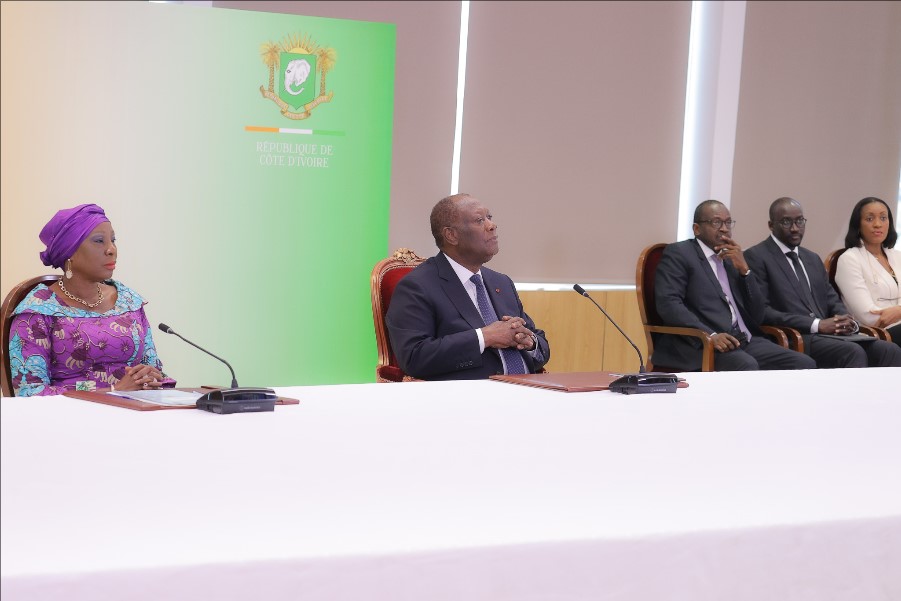 Ouattara sommet democratie 1